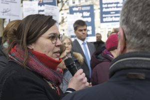 Erwachsenenbildung ist MehrWERT und demonstriert dies vor dem niedersächsischen Landtag - Nbeb